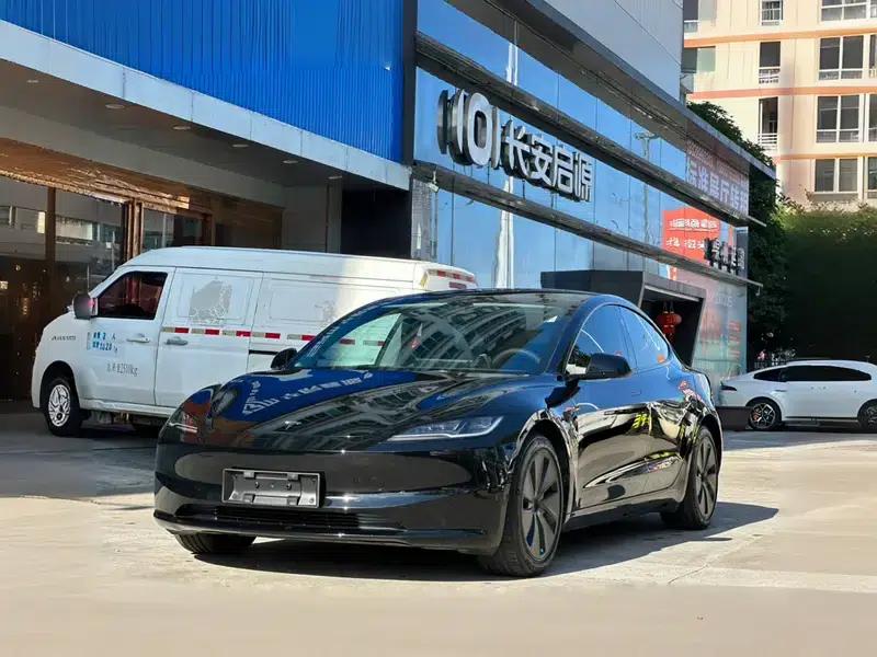 Model 3 2023 Long Range All-Wheel Drive — миниатюра 1