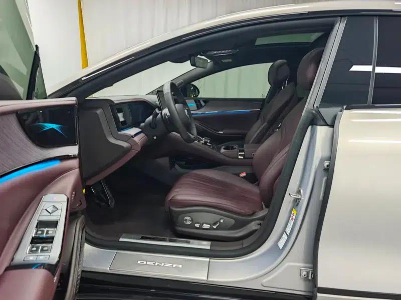 Denza Z9GT DM 2024 1100 AWD Max Edition — миниатюра 17