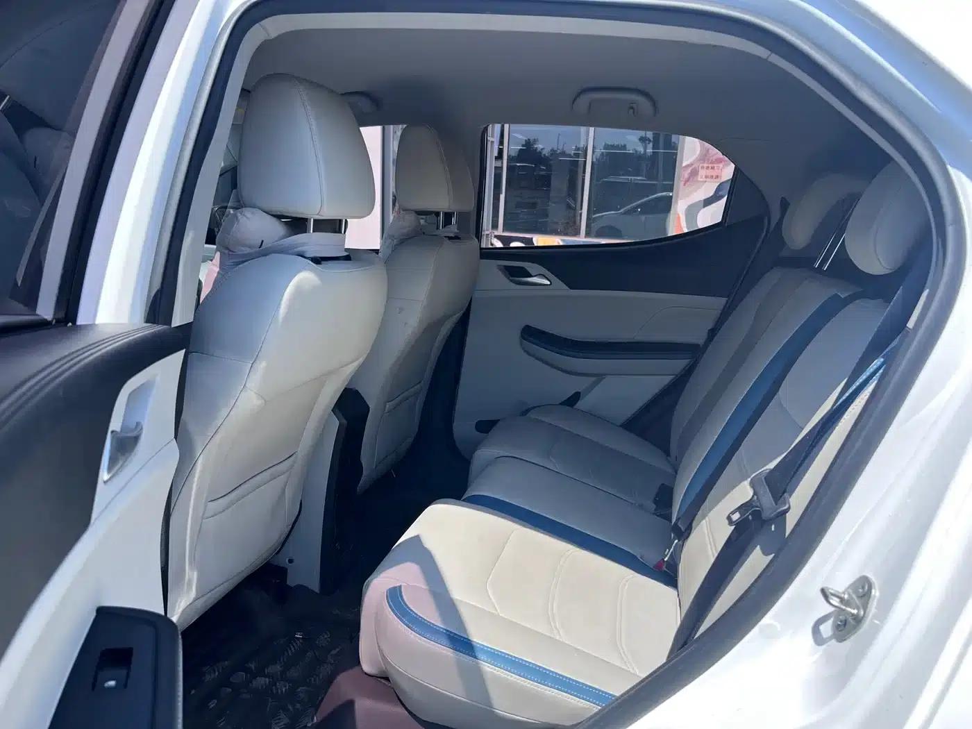 Yuan Pro 2023 401KM Luxury Edition — миниатюра 6