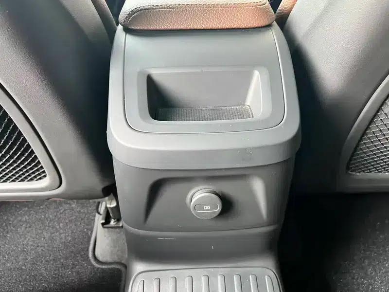2022 Volvo XC60 PHEV T8 AWD Inscription Luxury Edition — миниатюра 15