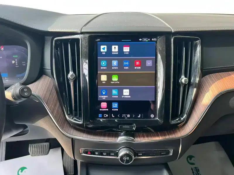 2022 Volvo XC60 PHEV T8 AWD Inscription Luxury Edition — миниатюра 19