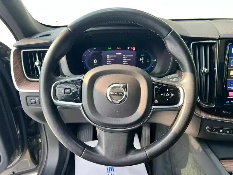 2022 Volvo XC60 PHEV T8 AWD Inscription Luxury Edition — миниатюра 21