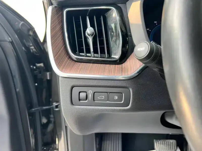 2022 Volvo XC60 PHEV T8 AWD Inscription Luxury Edition — миниатюра 23