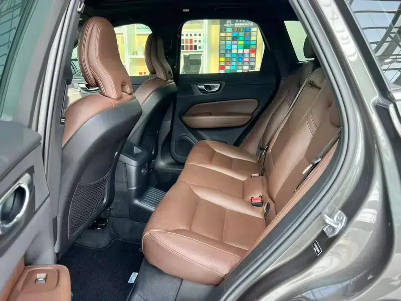 2022 Volvo XC60 PHEV T8 AWD Inscription Luxury Edition — миниатюра 25