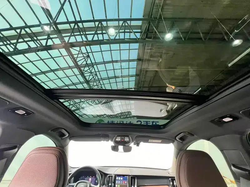 2022 Volvo XC60 PHEV T8 AWD Inscription Luxury Edition — миниатюра 26