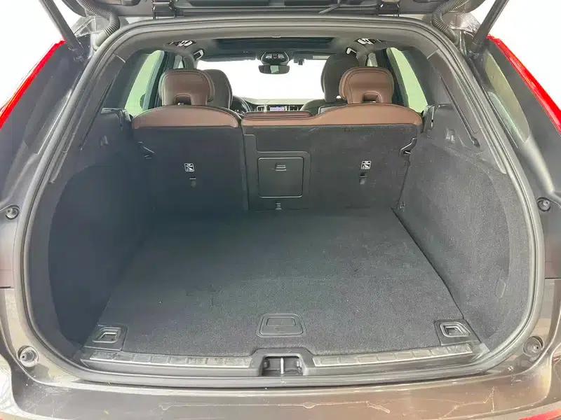2022 Volvo XC60 PHEV T8 AWD Inscription Luxury Edition — миниатюра 29