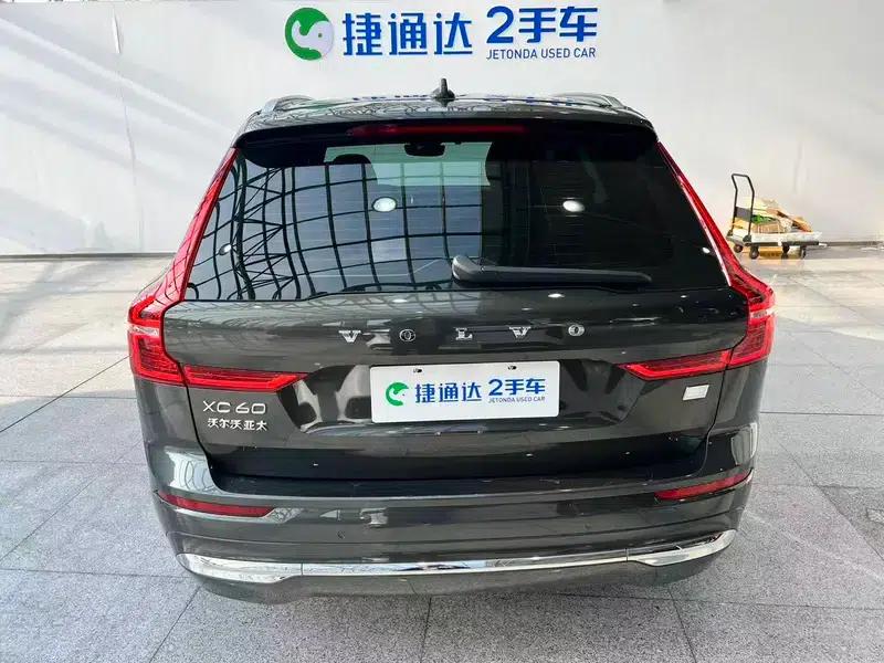 2022 Volvo XC60 PHEV T8 AWD Inscription Luxury Edition — миниатюра 5