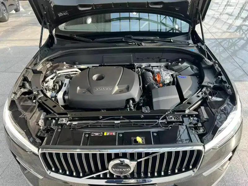 2022 Volvo XC60 PHEV T8 AWD Inscription Luxury Edition — миниатюра 8