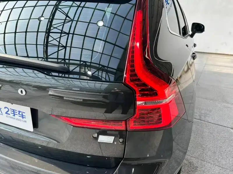 2022 Volvo XC60 PHEV T8 AWD Inscription Luxury Edition — миниатюра 10
