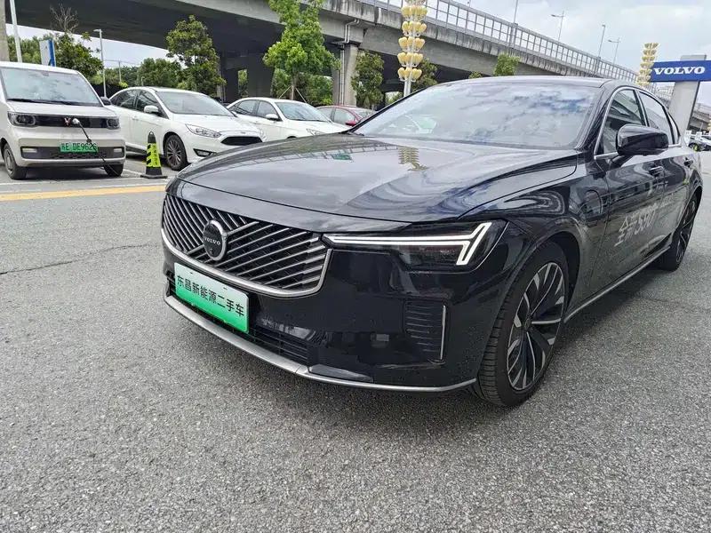 2026 Volvo S90 PHEV T8 AWD Long Range Smart Luxury Edition — миниатюра 1