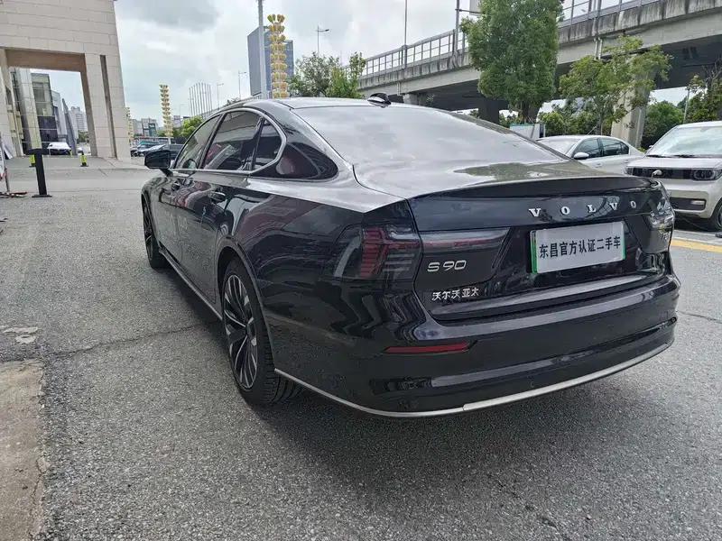 2026 Volvo S90 PHEV T8 AWD Long Range Smart Luxury Edition — миниатюра 4