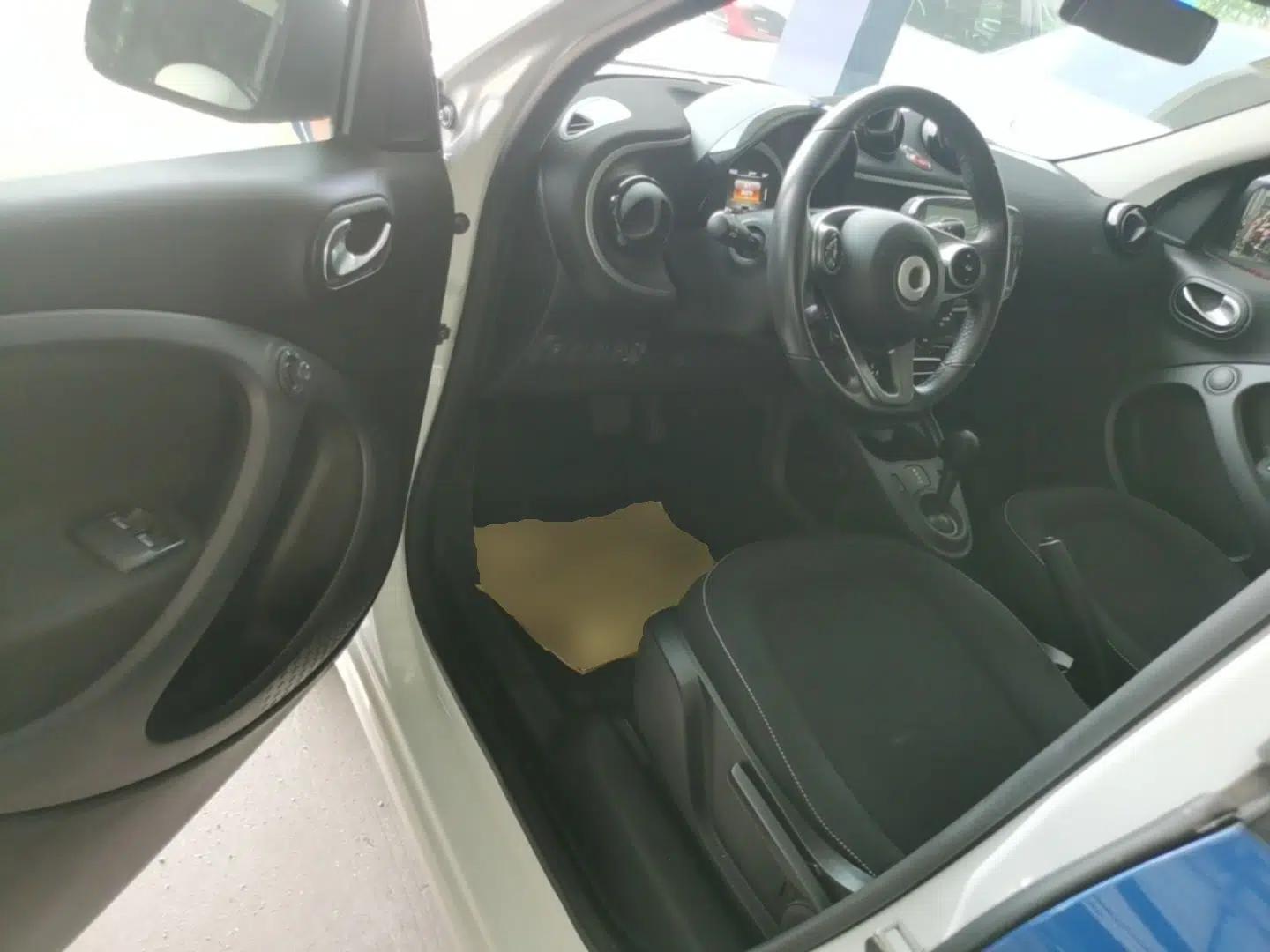smart forfour 2018 1.0L 52kW Passion Edition — миниатюра 23