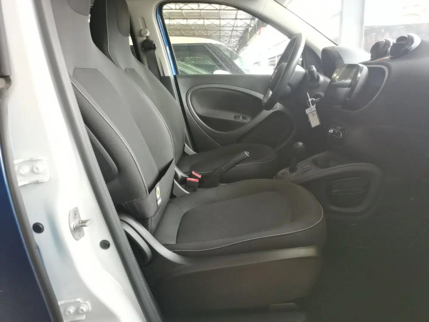 smart forfour 2018 1.0L 52kW Passion Edition — миниатюра 24