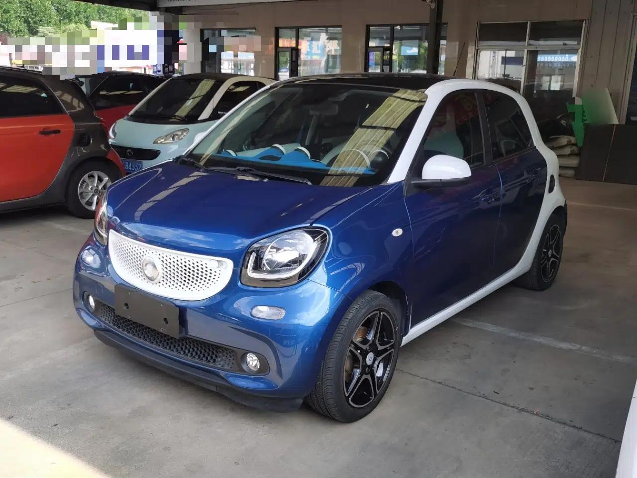 smart forfour 2016 0.9T 66 kW Ultimate Edition — миниатюра 1