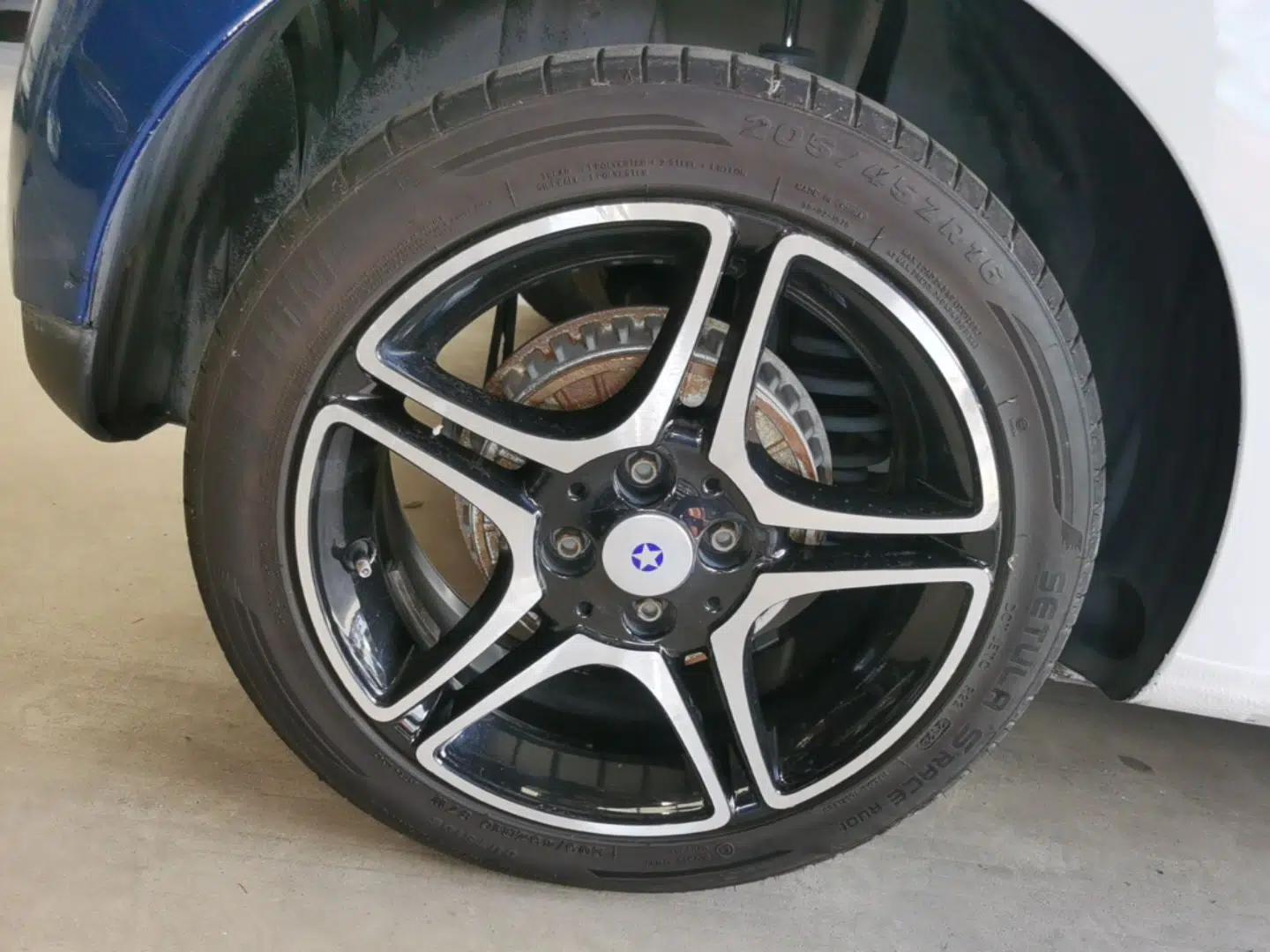 smart forfour 2016 0.9T 66 kW Ultimate Edition — миниатюра 11