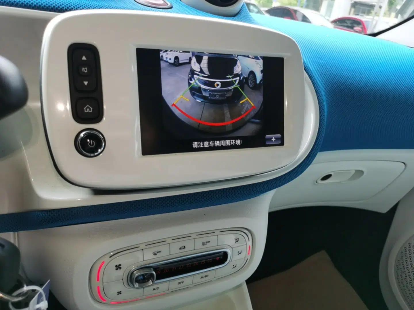 smart forfour 2016 0.9T 66 kW Ultimate Edition — миниатюра 15
