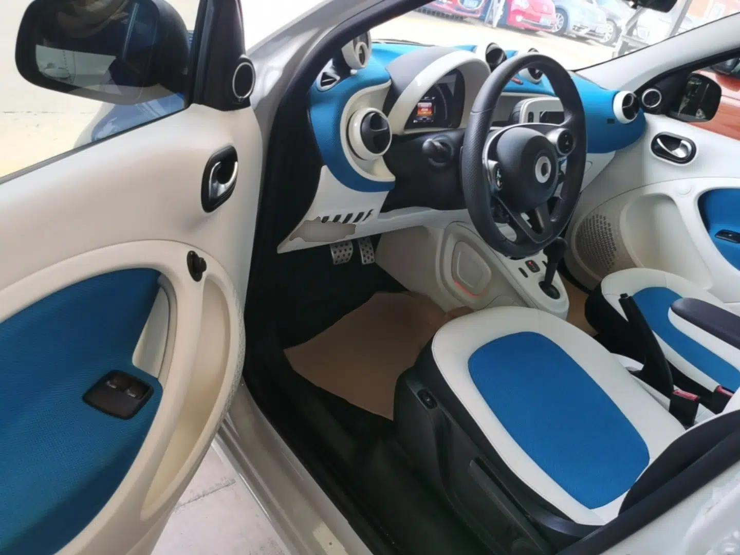 smart forfour 2016 0.9T 66 kW Ultimate Edition — миниатюра 18