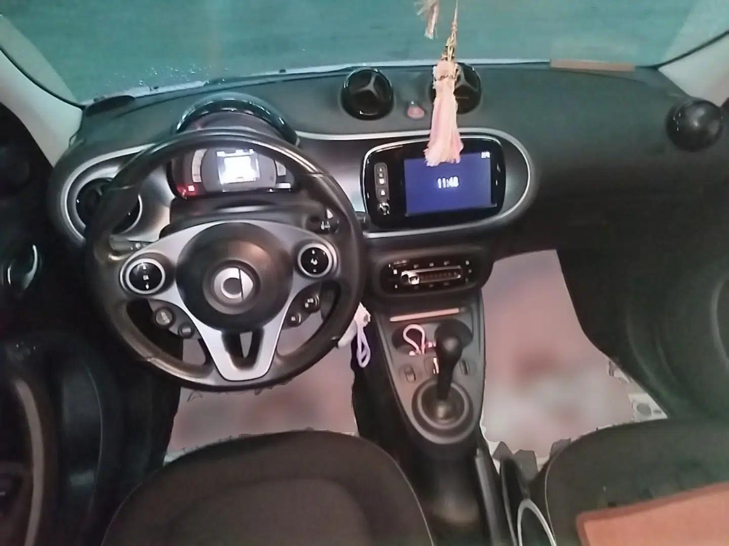 smart forfour 2017 0.9T 66kW Beloved Special Edition — миниатюра 12