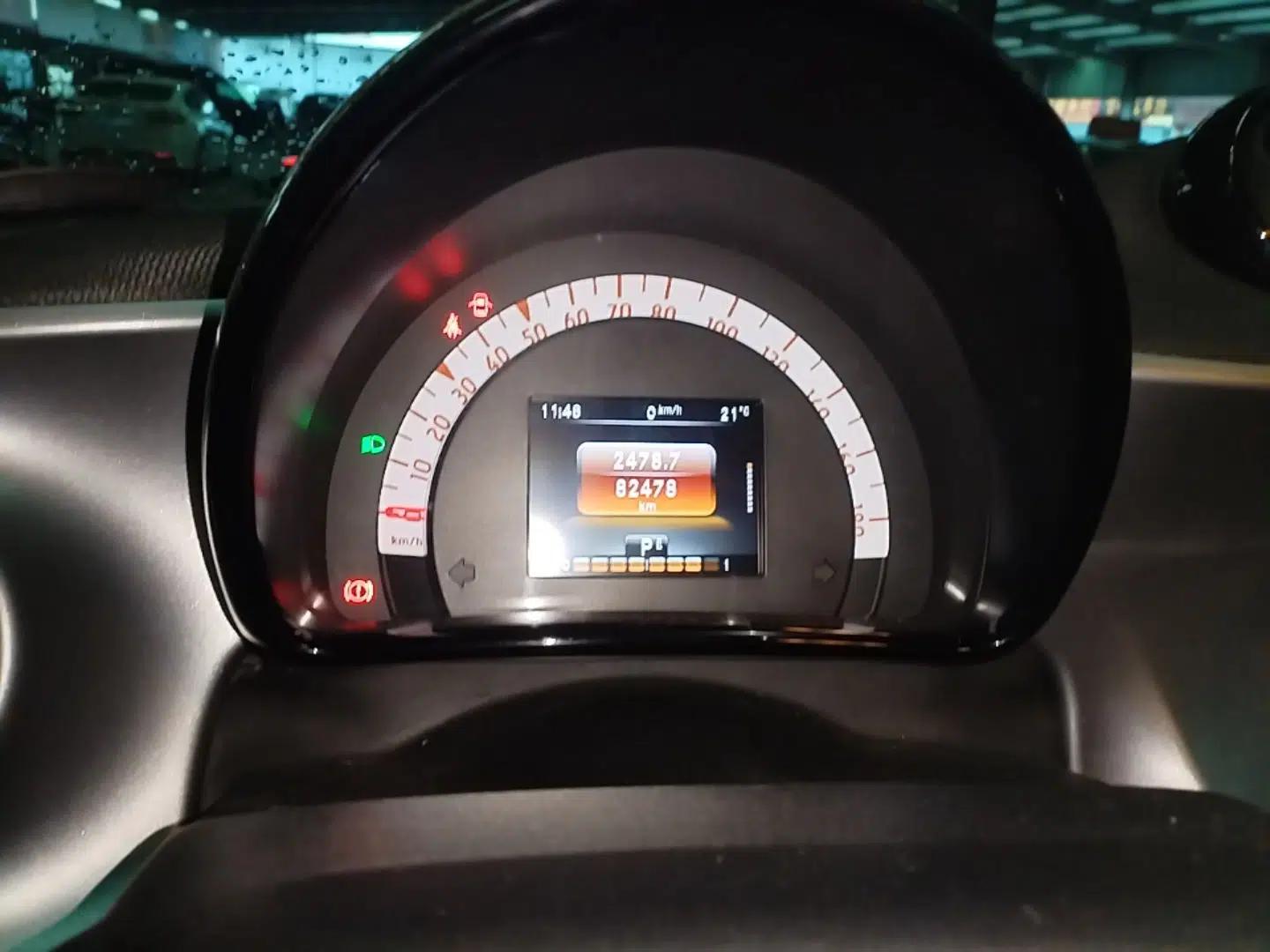 smart forfour 2017 0.9T 66kW Beloved Special Edition — миниатюра 14