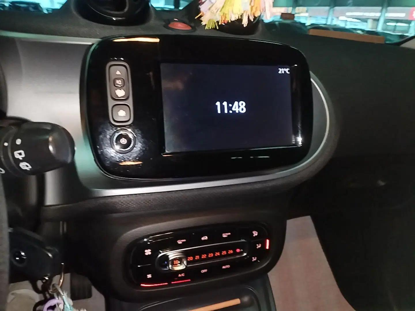 smart forfour 2017 0.9T 66kW Beloved Special Edition — миниатюра 15
