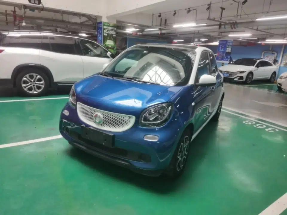 smart forfour 2016 0.9T 66 kW Pioneer Edition — миниатюра 1
