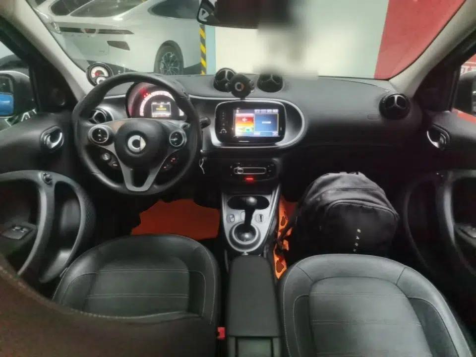 smart forfour 2016 0.9T 66 kW Pioneer Edition — миниатюра 12