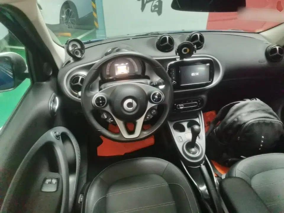 smart forfour 2016 0.9T 66 kW Pioneer Edition — миниатюра 13