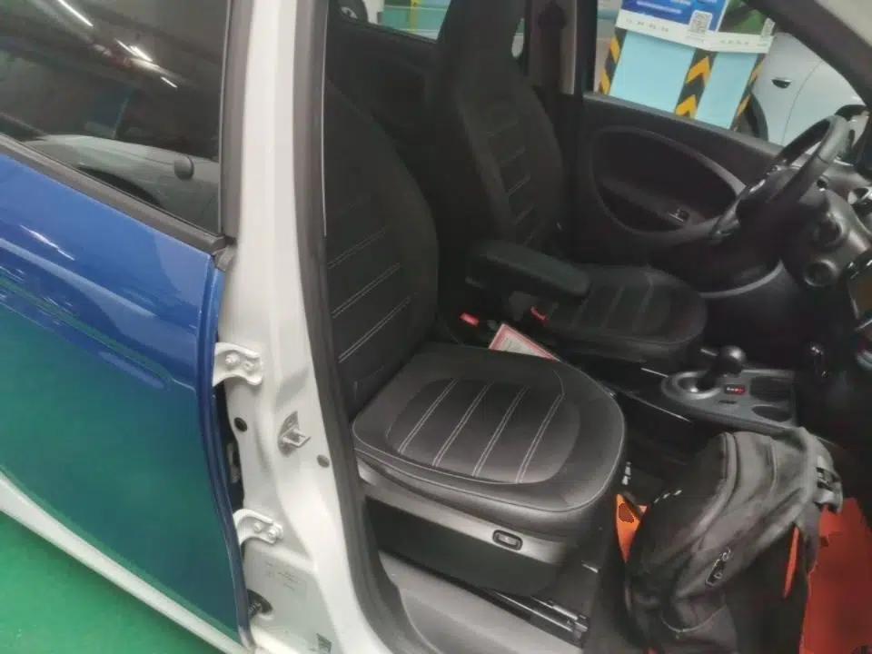 smart forfour 2016 0.9T 66 kW Pioneer Edition — миниатюра 19