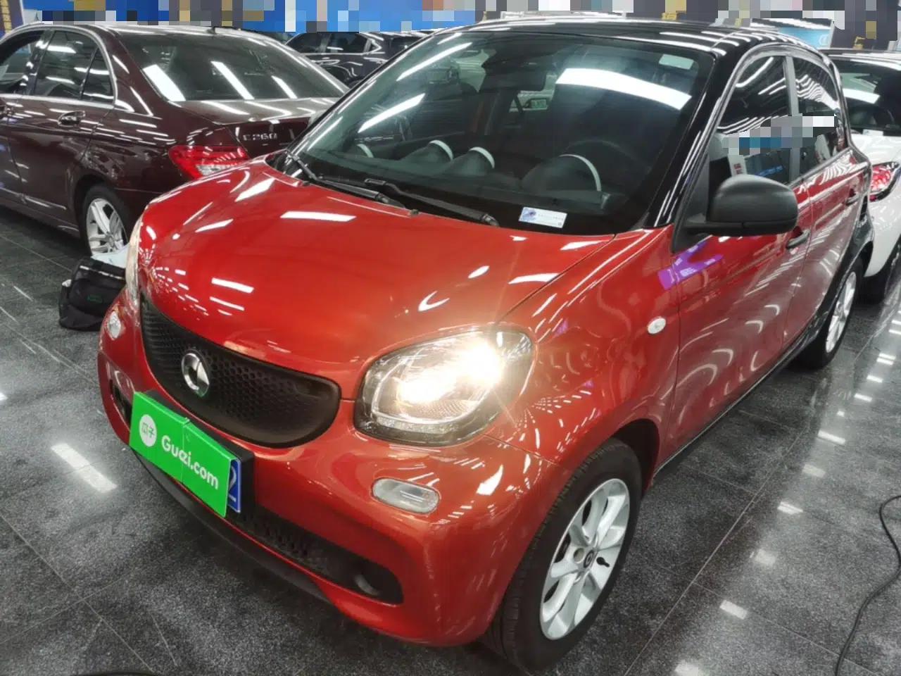 smart forfour 2018 1.0L 52 kW Dynamic Edition — миниатюра 1