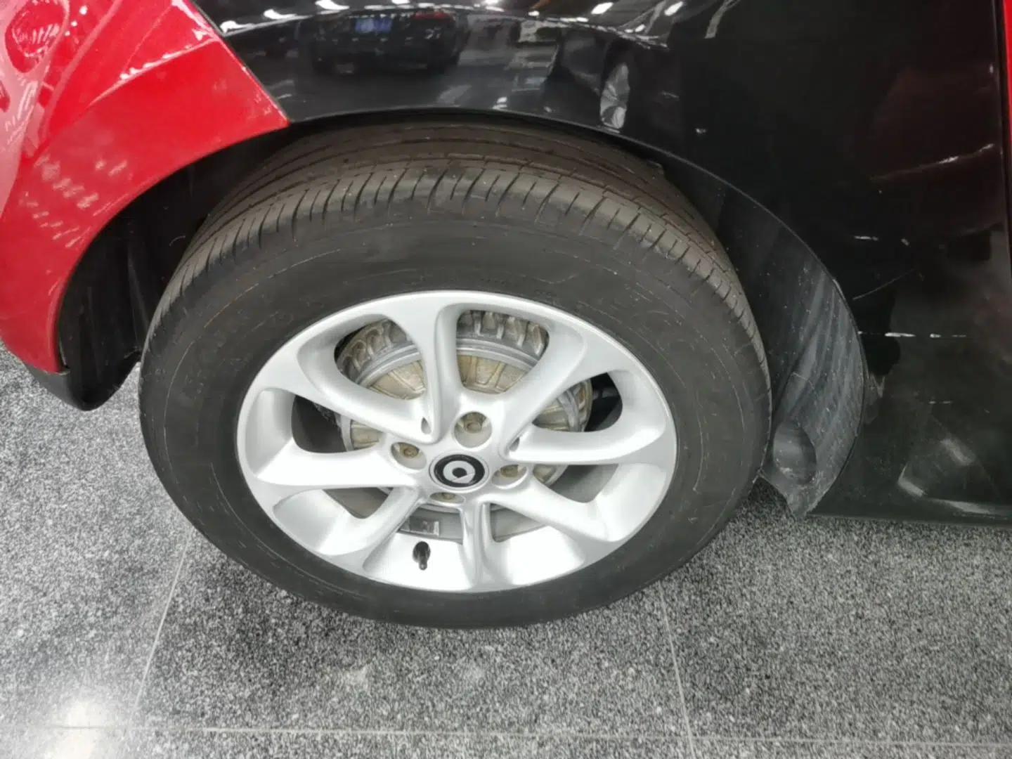 smart forfour 2018 1.0L 52 kW Dynamic Edition — миниатюра 11