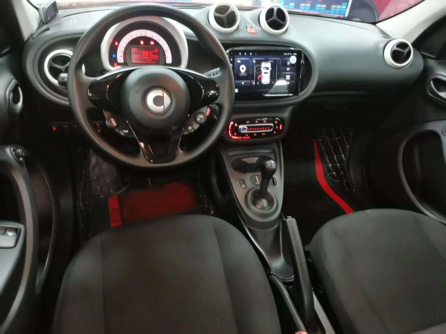 smart forfour 2018 1.0L 52 kW Dynamic Edition — миниатюра 12