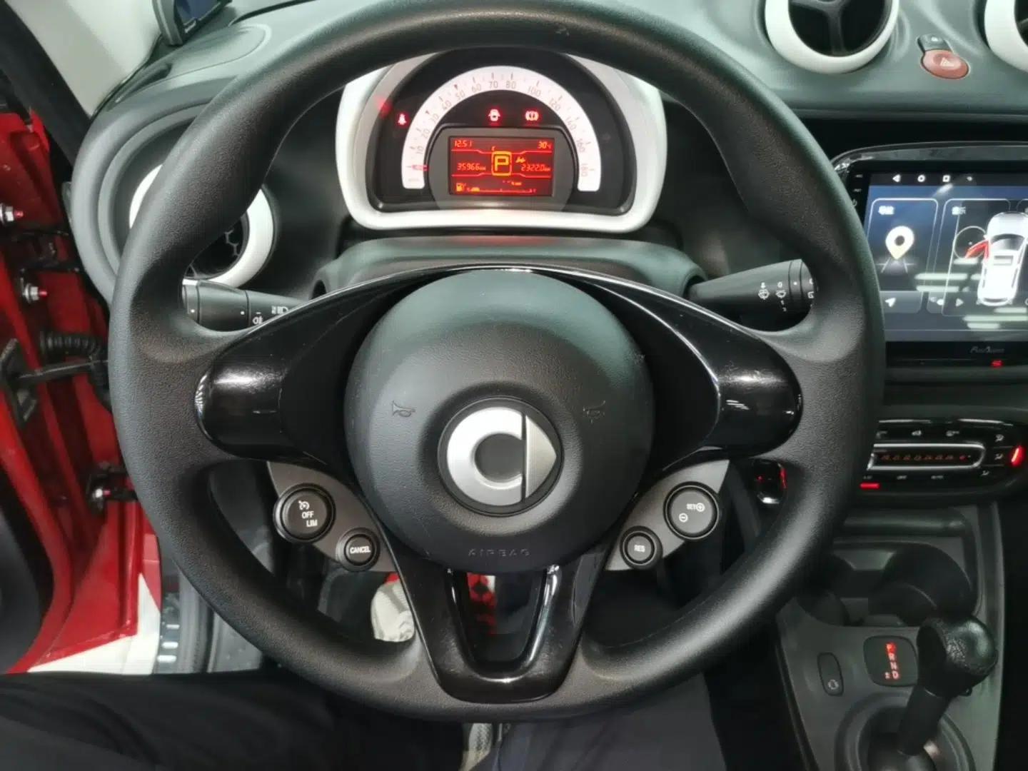 smart forfour 2018 1.0L 52 kW Dynamic Edition — миниатюра 13