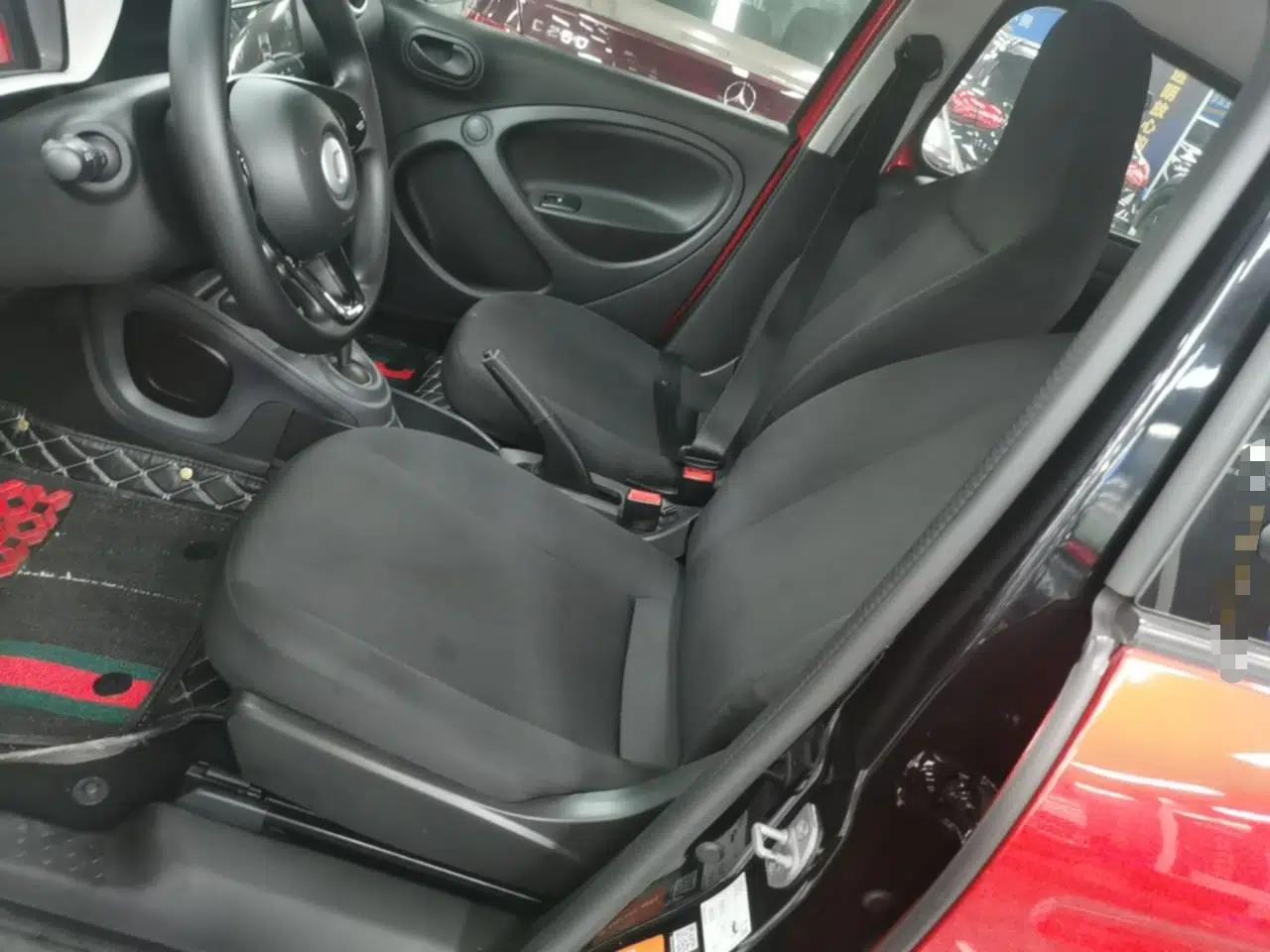 smart forfour 2018 1.0L 52 kW Dynamic Edition — миниатюра 17