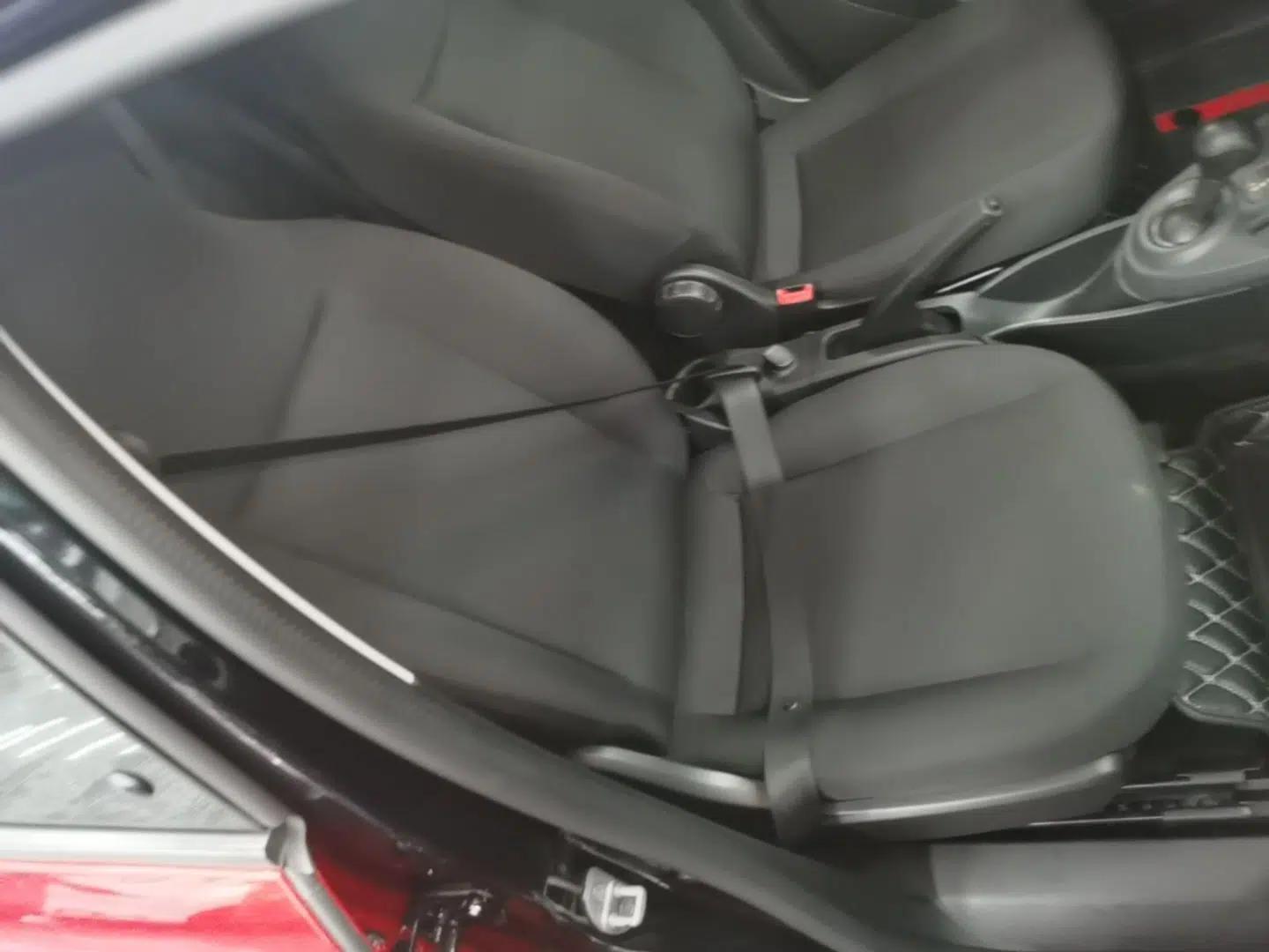 smart forfour 2018 1.0L 52 kW Dynamic Edition — миниатюра 19