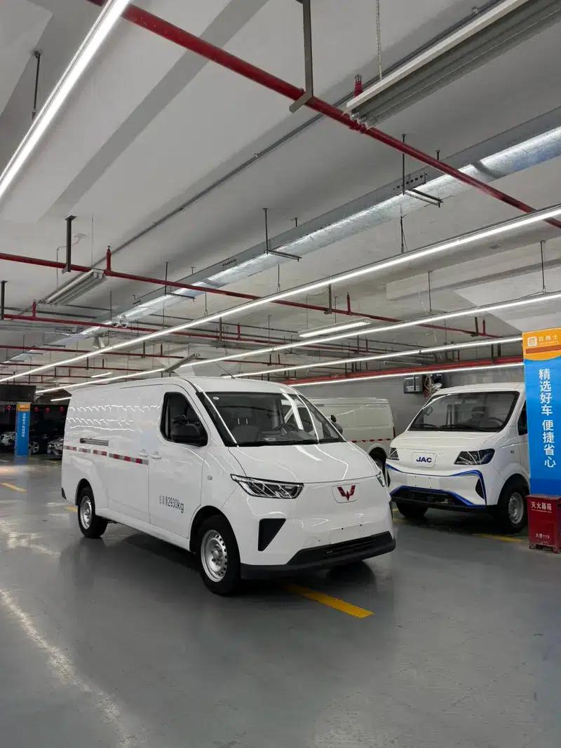 Wuling Yangguang 2024 Model 300km Comfort Edition with Closed Windows 60kW — миниатюра 3