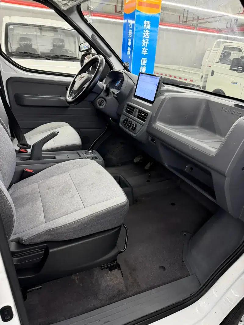 Wuling Yangguang 2024 Model 300km Comfort Edition with Closed Windows 60kW — миниатюра 9