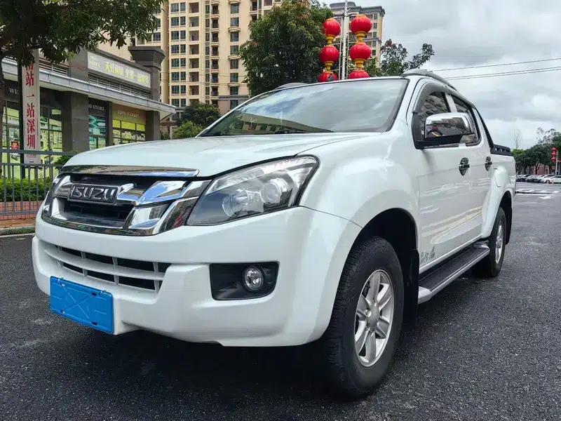 2017 D-MAX 3.0T Automatic 4WD 5-Seater — миниатюра 1