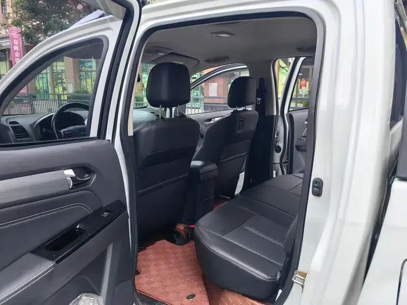 2017 D-MAX 3.0T Automatic 4WD 5-Seater — миниатюра 10