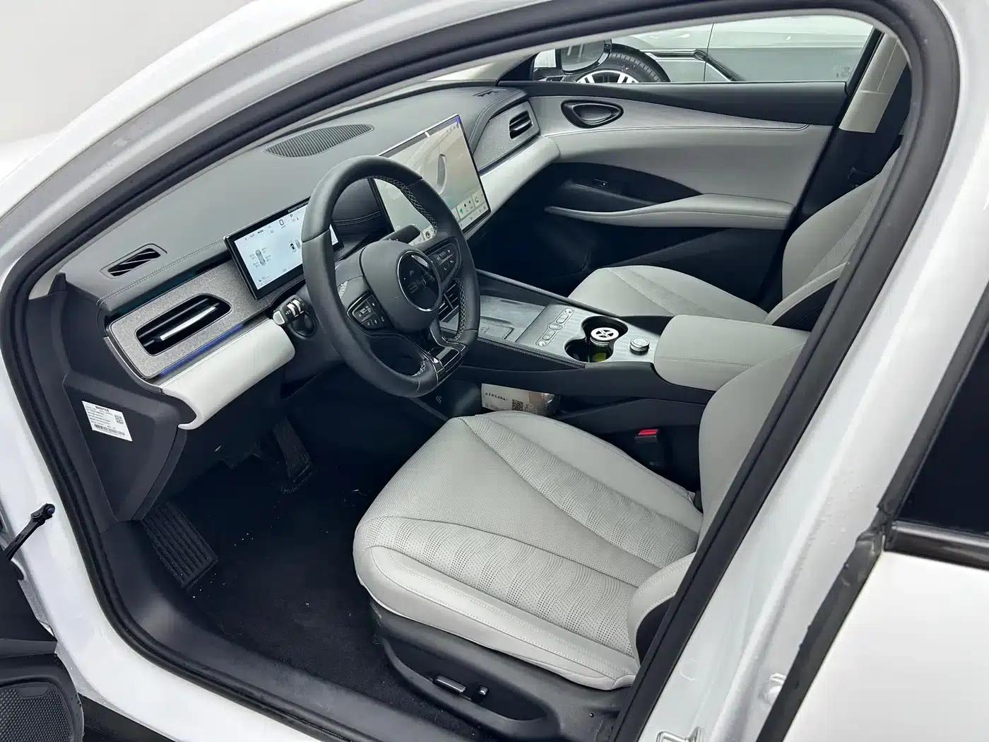 Seal 06 DM-i Touring Edition 2025 DM-i 150KM Flagship Model — миниатюра 6