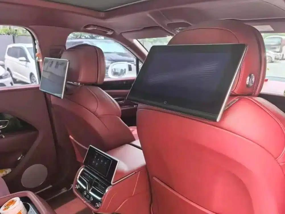 Bentayga 2024 4.0T V8 Long Wheelbase — миниатюра 3