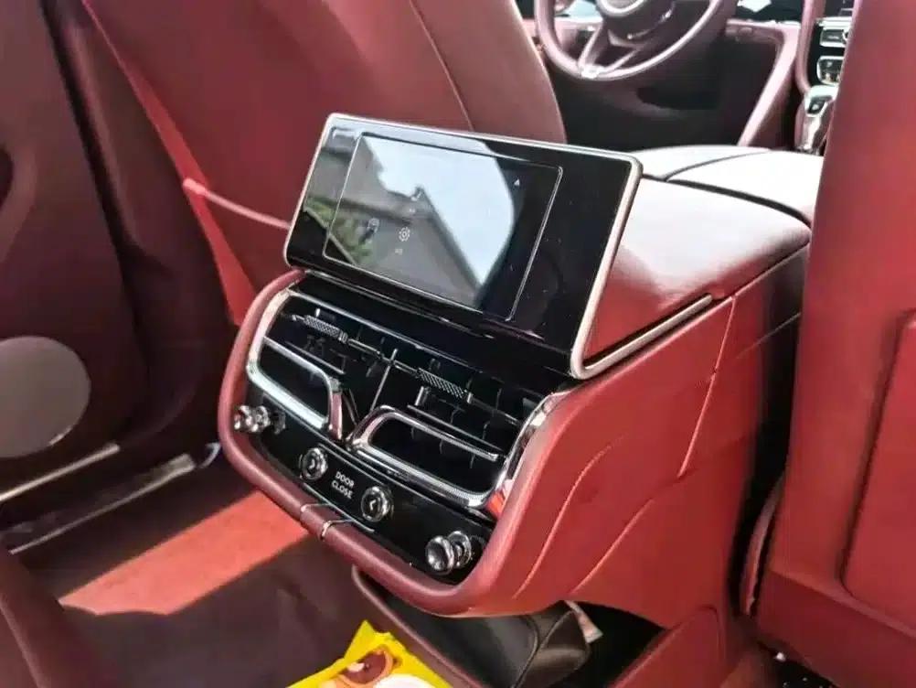 Bentayga 2024 4.0T V8 Long Wheelbase — миниатюра 5