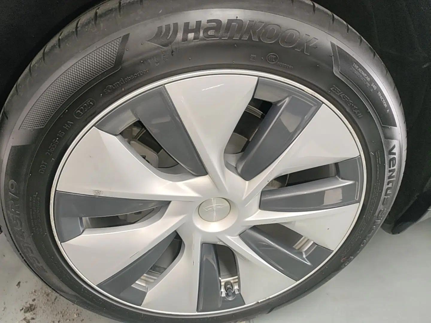 Tesla Model Y 2021 Standard Range Rear-Wheel Drive Version — миниатюра 16