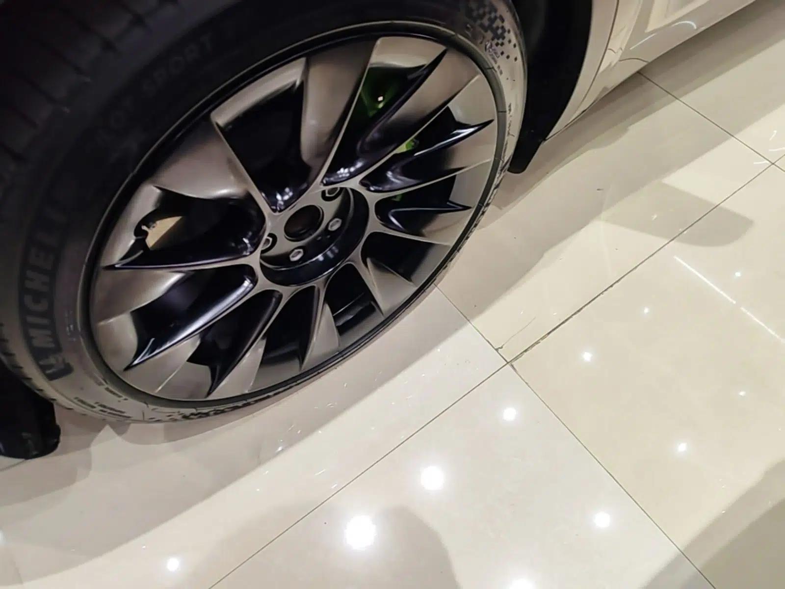 Tesla Model Y 2021 Standard Range Rear-Wheel Drive Version — миниатюра 10