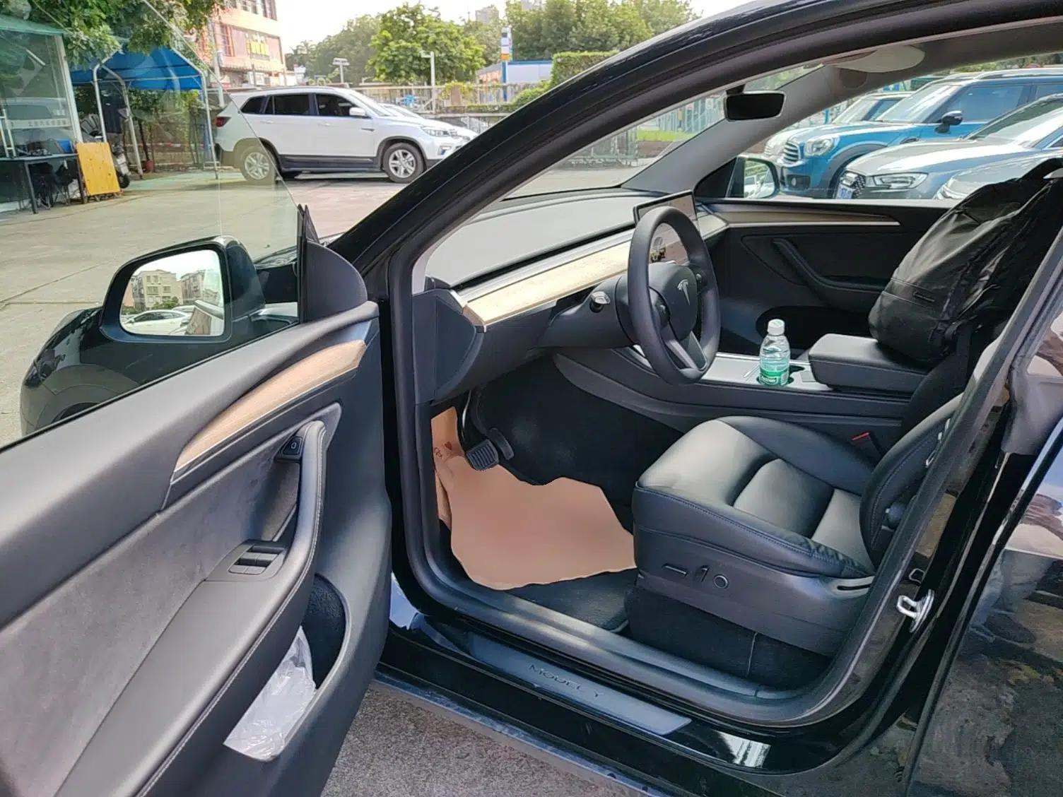 Tesla Model Y 2022 Revised Version Rear-Wheel Drive — миниатюра 23