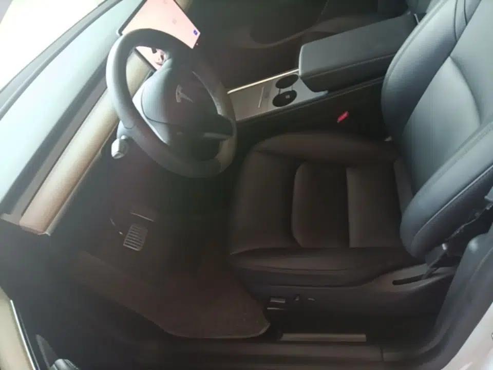 Tesla Model Y 2021 Standard Range Rear-Wheel Drive Version — миниатюра 17
