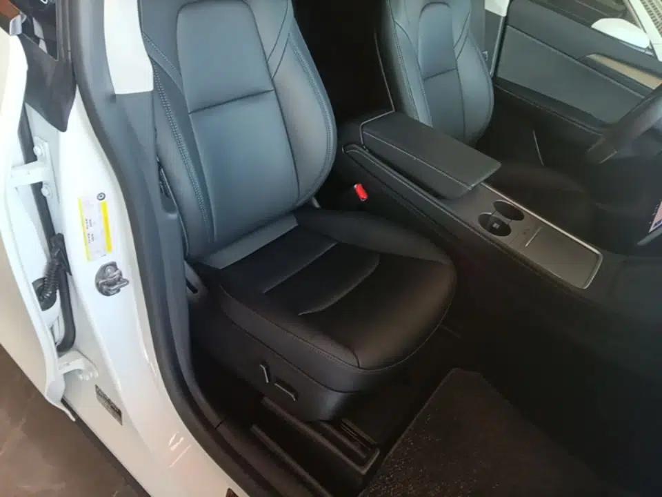 Tesla Model Y 2021 Standard Range Rear-Wheel Drive Version — миниатюра 19