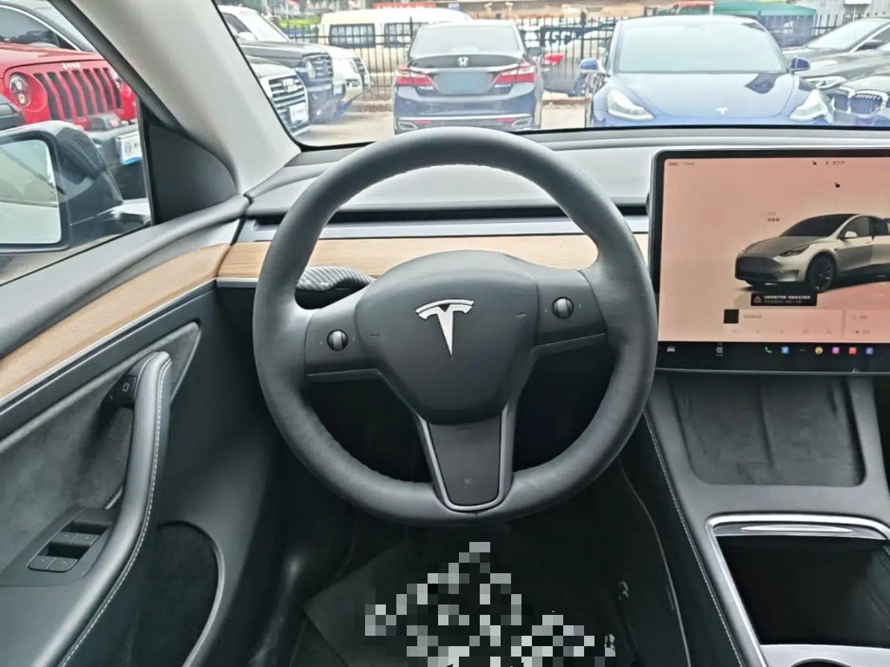 Tesla Model Y 2022 Rear-Wheel-Drive Version — миниатюра 18