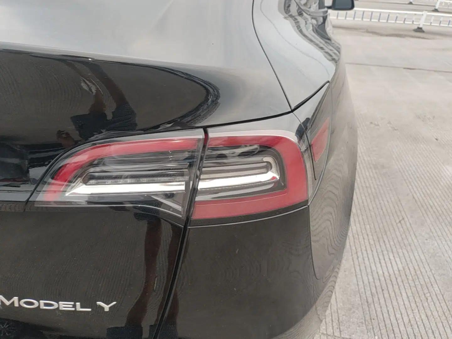 Tesla Model Y 2022 Revised Version Rear-Wheel Drive — миниатюра 9