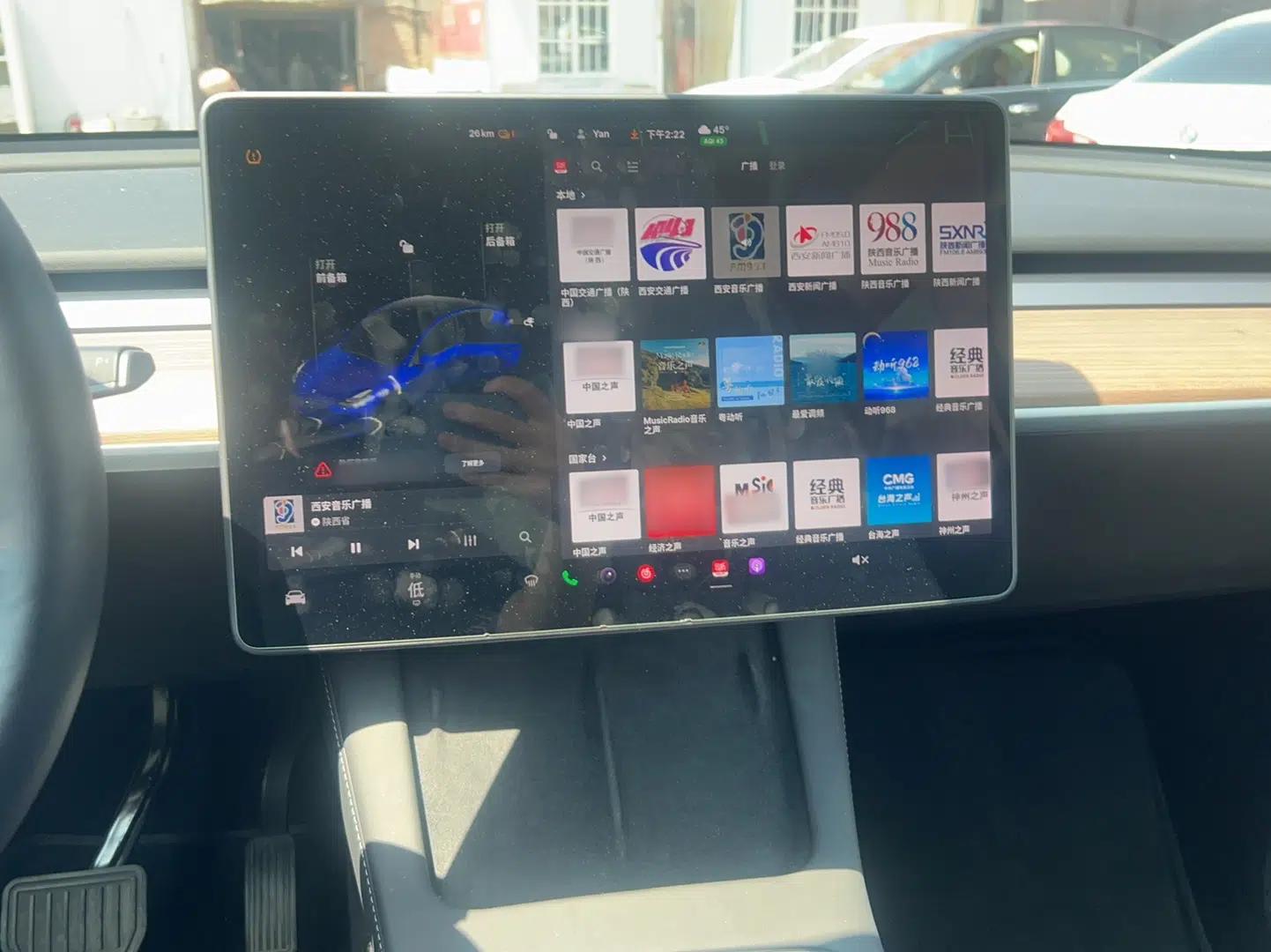 Tesla Model Y 2021 Long-Range All-Wheel-Drive Version — миниатюра 12