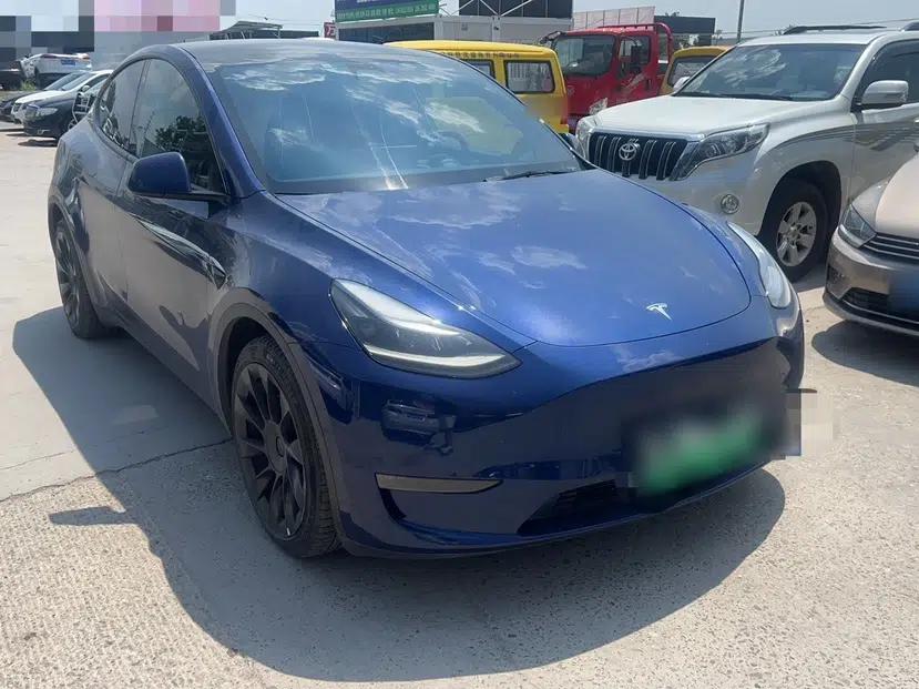 Tesla Model Y 2021 Long-Range All-Wheel-Drive Version — миниатюра 5